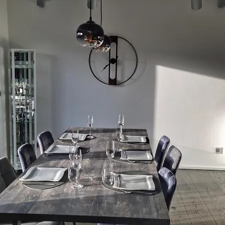 Apartment 4 Mit Balkon