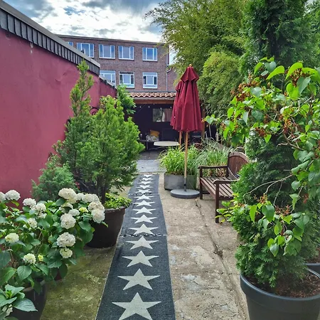 4 Mit Balkon Апартаменты *